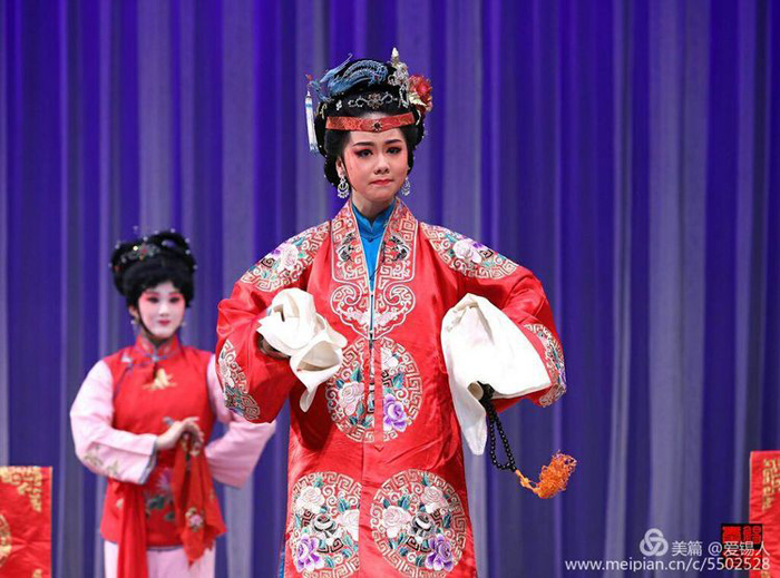 锡剧活动 > 正文 锡剧《见姑》 指导老师:王根兴,袁菊芬 司   鼓:蒋浩